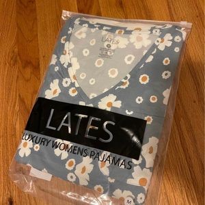 Lates By Kate Short Sleeve Pajamas in Medium